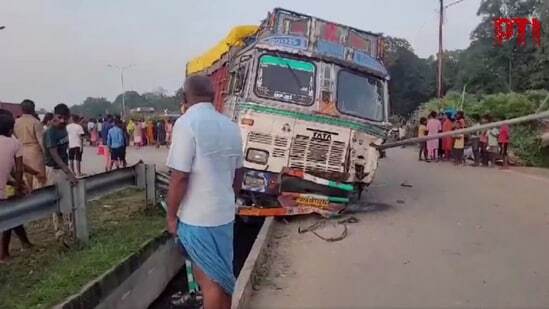 10 killed, 3 injured in truck- tractor trolley collision in Mirzapur