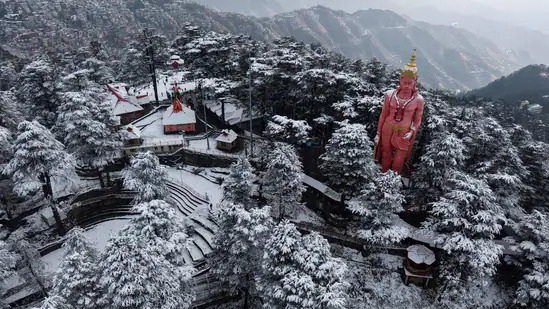 Himachal Pradesh snow: Shimla, Manali turn white on Christmas; 4 dead, roads closed, tourist influx goes up